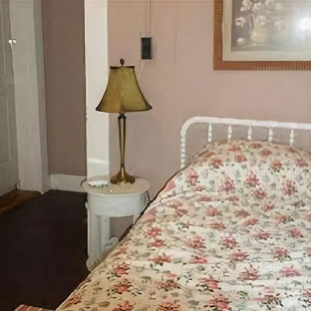 2 Sisters Bed & Breakfast Madison Exterior photo